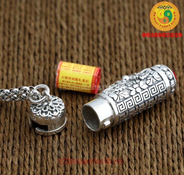 Mặt dây chuyền bình đựng xá lợi khắc Om Mani Padme Hum và chùy kim cang bằng bạc thái