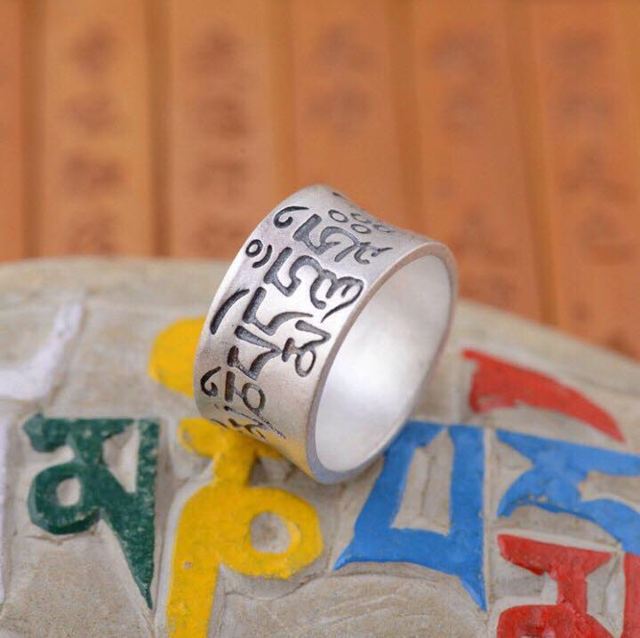 Nhẫn khắc thần chú Om Mani Padme Hum